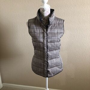 Like new Banana Republic Plaid Puffer Vest in size Medium